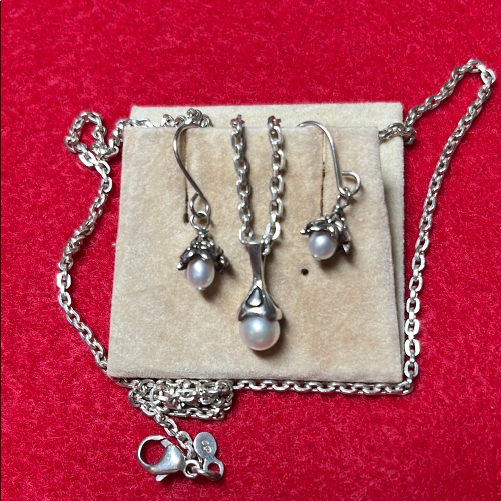 Carolyn Pollack Pearl Pendant and earrings
